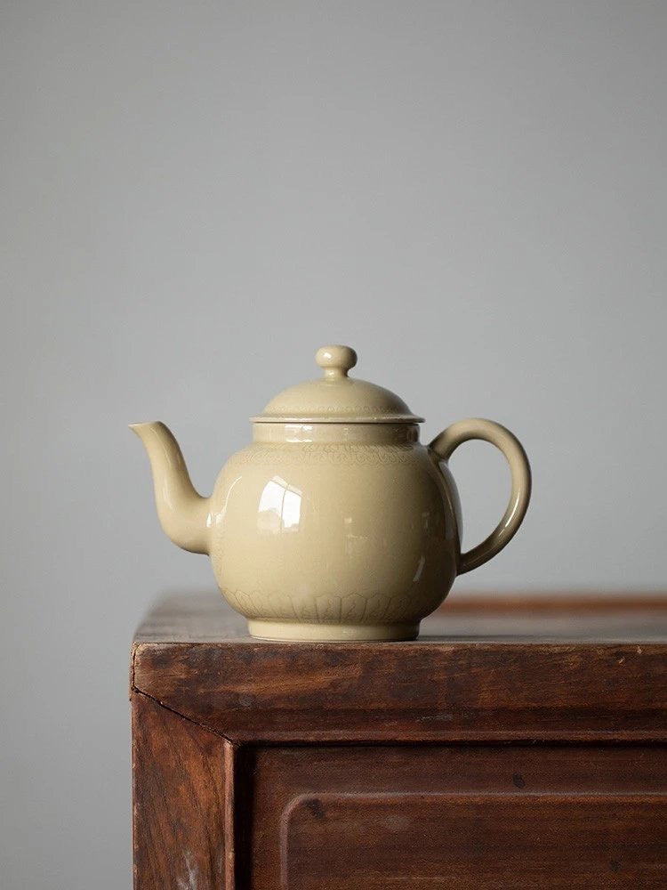 Ding kiln yellow tea set